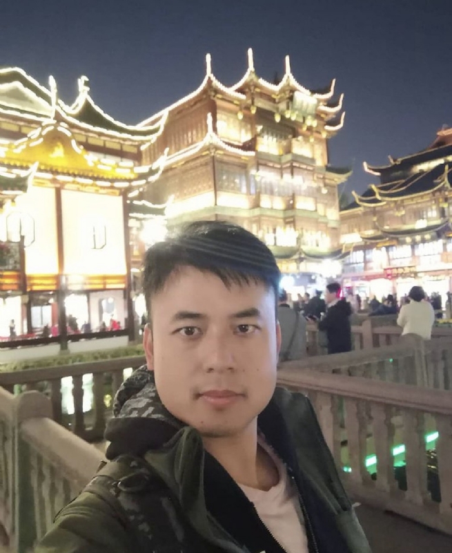 何先生he的第一张照片--成都王婆说媒
